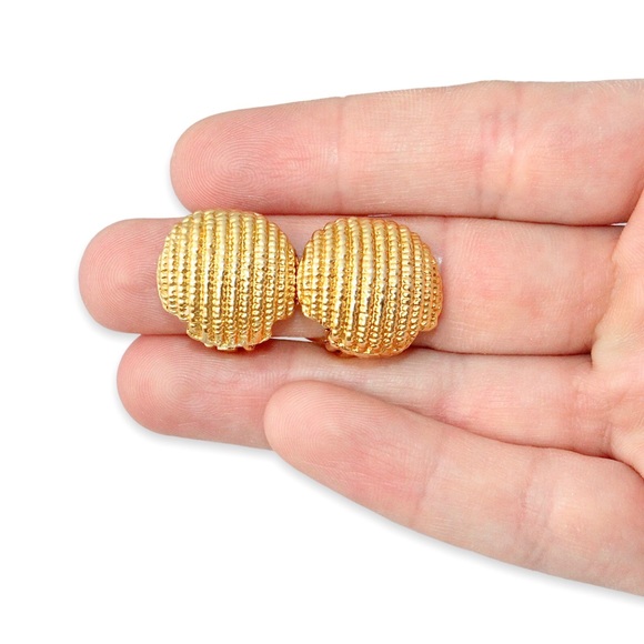 Vintage Gold Plated Button Clip On Earrings Textured Chunky Large Round - Picture 4 of 4